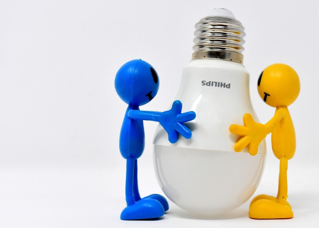 پیش از خرید لامپ به این موارد دقت کنید 11 energiesparlampe 3282665 1280 1024x733 1